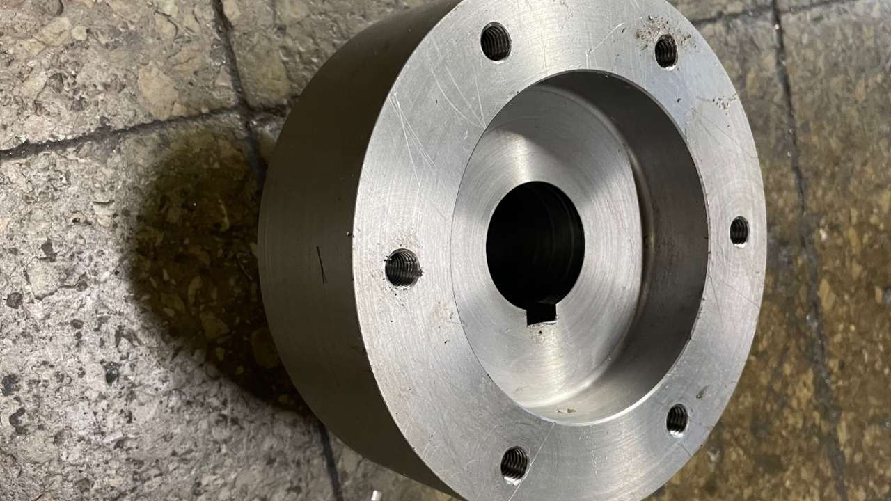 Laagripesa flantsi valmistamine – Coverty metallitööd