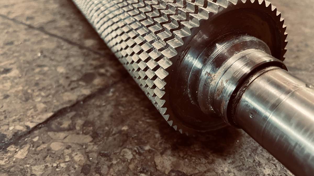 Hammastatud etteandevaltsi valmistamine – Coverty metallitööd (2/3)