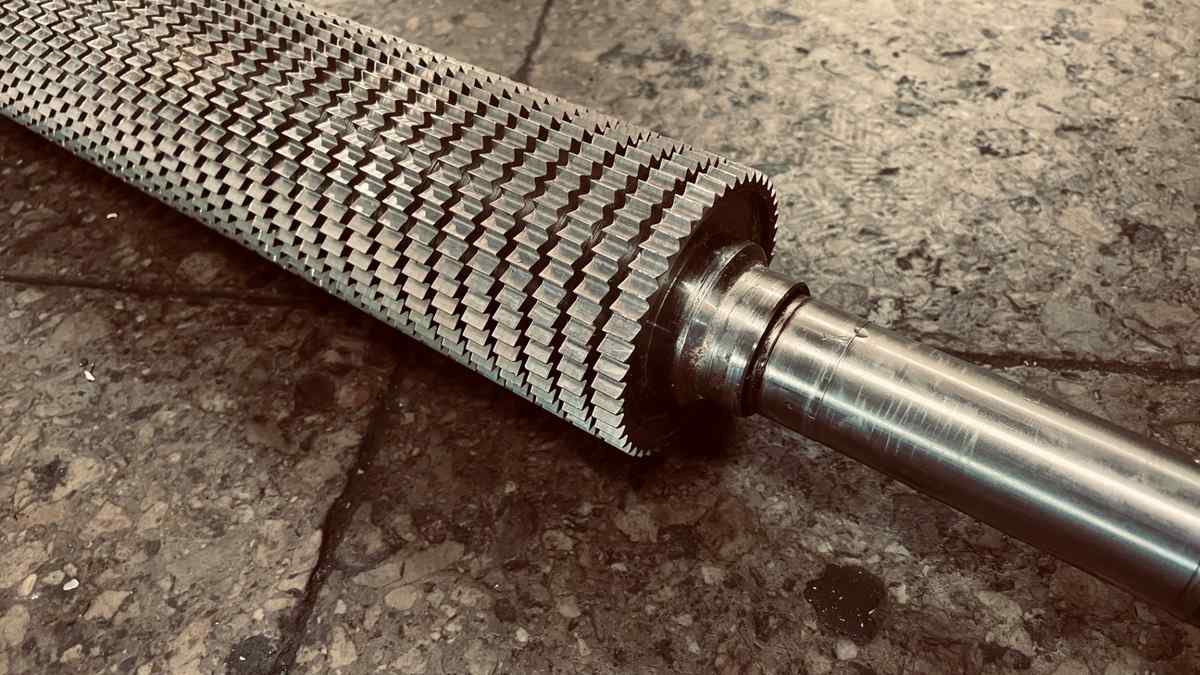 Hammastatud etteandevaltsi valmistamine – Coverty metallitööd (3/3)
